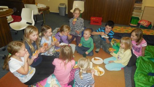 Noc s Andersenem v knihovně - 7.4.2017